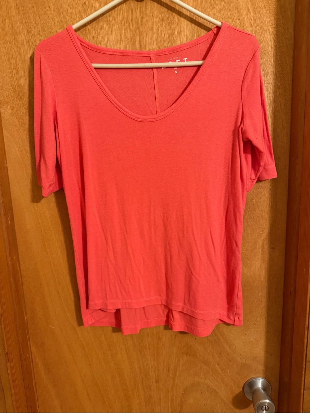 LOFT Coral Scoop Neck Short Sleeve Tee